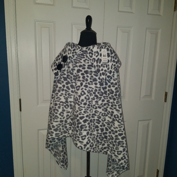 Snow Leopard Wrap - Picture 6 of 8